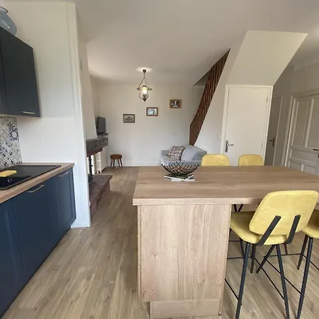 Prázdninový dům Maison Renovee Avec Jardin, Proche Du Parc Des Volcans D'auvergne, Ideale Pour Randonnees Et Detente - Fr-1-742-564