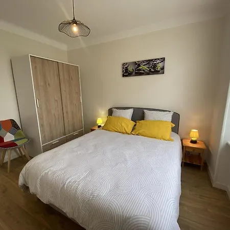 Maison Renovee Avec Jardin, Proche Du Parc Des Volcans D'auvergne, Ideale Pour Randonnees Et Detente - Fr-1-742-564